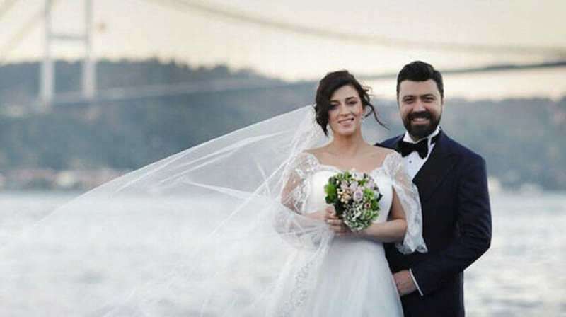 Hráči Bülent Emrah Parlak a Send Sign byli rozvedeni v jedné relaci!