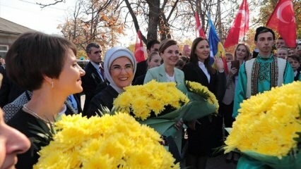 Vítejte v Emine Erdoğan s květinami