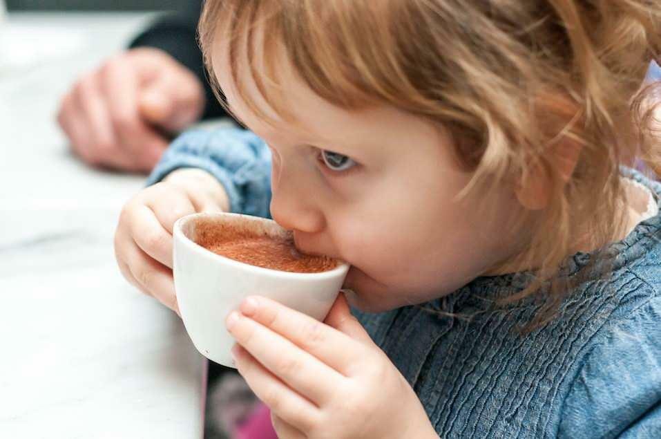Mohou děti pít tureckou kávu?