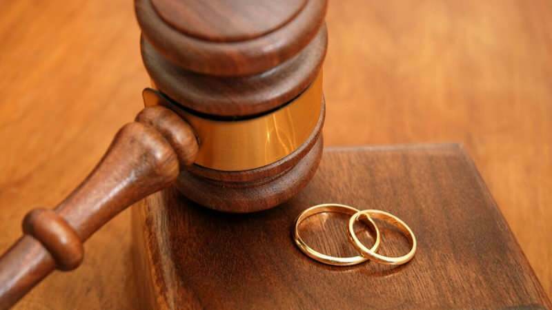 Překvapivé rozhodnutí Nejvyššího soudu! Plivání tváří tchyně způsobuje rozvod