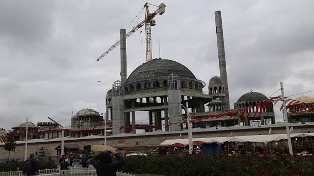 Mešita Taksim čeká na 2 500 lidí