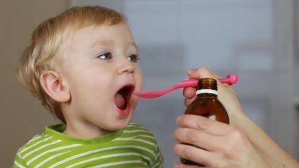 Je v pořádku podávat léky dětem polévkovými lžícemi? Důležité varování od odborníků