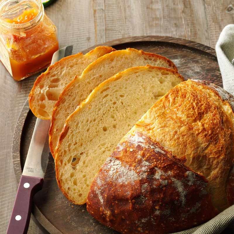 Jak vyrobit nejjednodušší a nejrychlejší chléb doma? Recept na chléb, který dlouho nevydrží