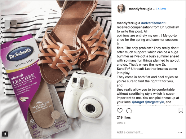Mandy Ferrugia, instagramová ovlivňovatelka krásy a životního stylu, pomohla v tomto sponzorovaném příspěvku propagovat vložky Dr. Scholla do bytů.