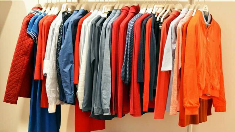 Na co je třeba dávat pozor při nákupu použitého oblečení