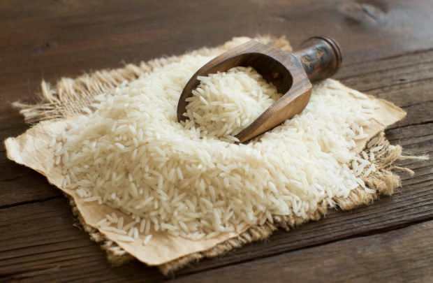 Měla by se rýže uchovávat ve vodě? Je rýže vařena, aniž by rýže byla ve vodě?