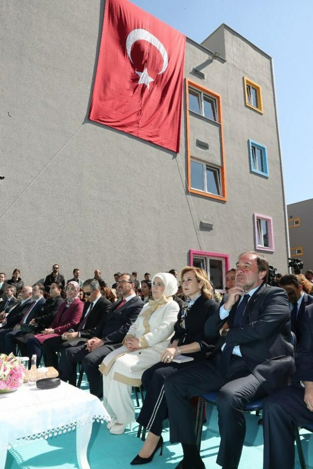 První dáma Erdoğan: Za posledních 17 let bylo zaměstnáno téměř 55 tisíc lidí se zdravotním postižením