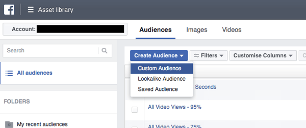Ve Správci reklam na Facebooku klikněte na Vytvořit publikum a z rozevíracího seznamu vyberte Vlastní publikum.