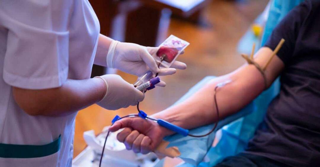 Zlomí darování krve během půstu půst? Odpověď od Diyanet