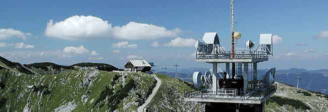 rozhlasová věž na hoře v Rakousku