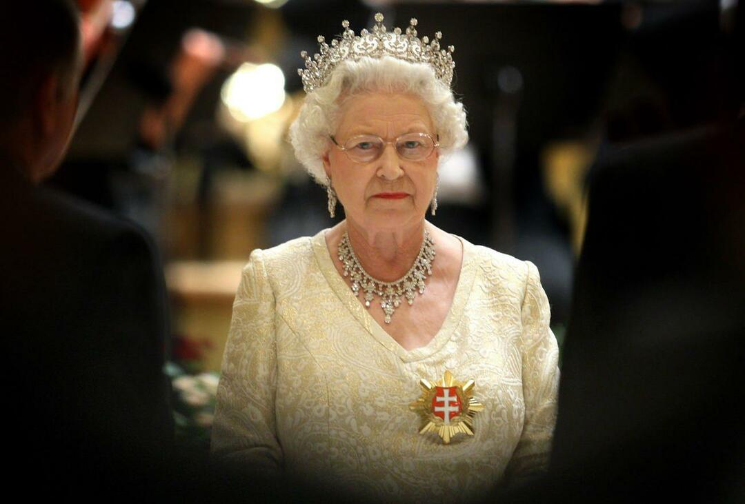 Anglická královna II. Alžběta