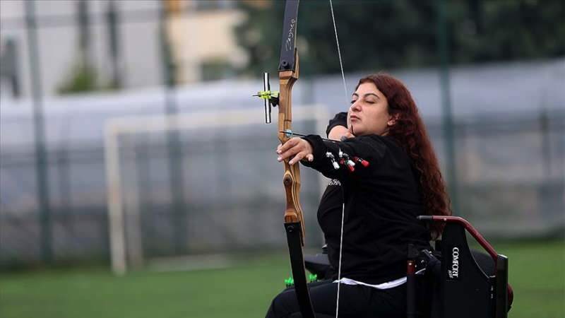 Paralympijská atletka Miray Aksakallı je svým bojem příkladem pro všechny