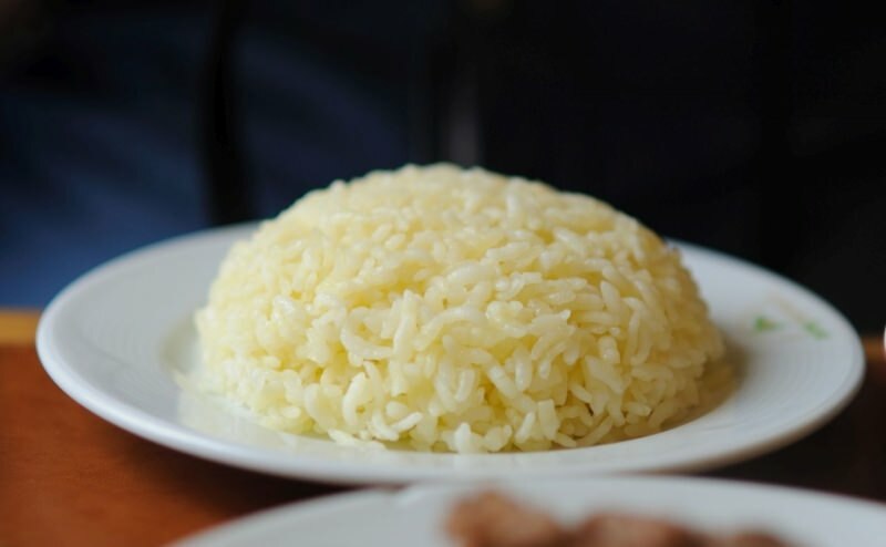 Jak vařit rýži metodou kýlu? Techniky pražení, salma, vařená rýže