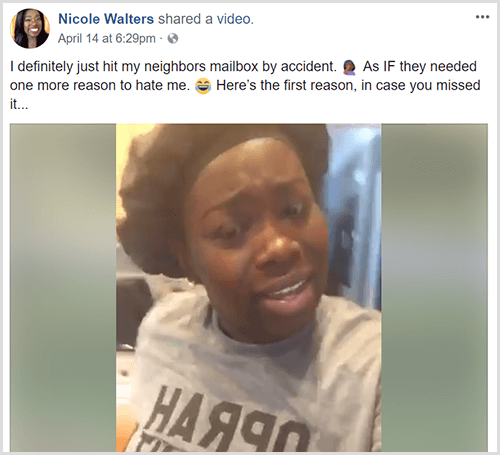 Nicole Walters zveřejnila video na Facebooku s textovým úvodem, který říká, že náhodou zasáhla poštovní schránku svého souseda. Nicole má na sobě černou zavinovačku hlavy a šedé tričko.