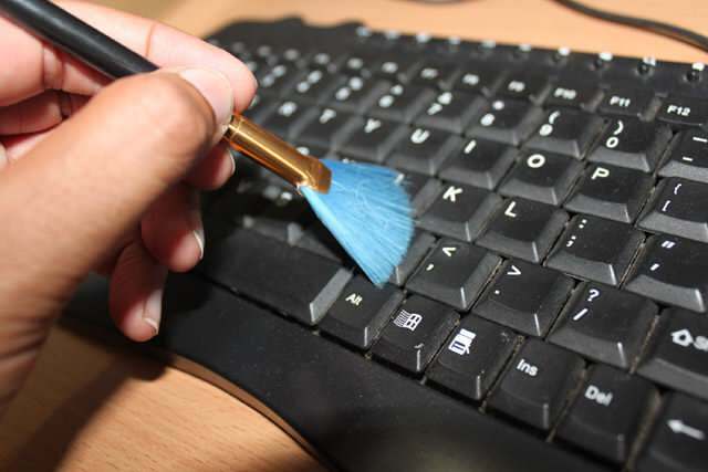 Jak čistit klávesnici