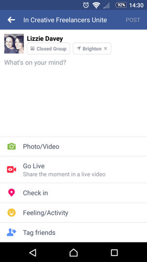 Chcete-li začít používat Facebook Live, klepněte při vytváření stavu na Přejít naživo.