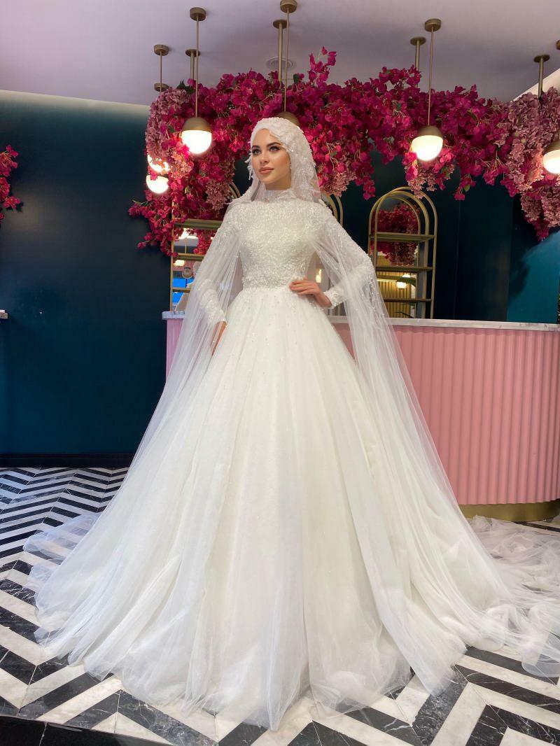 Kolik stojí svatební šaty 2021