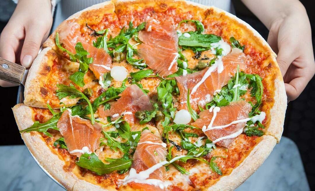 Jak udělat lososovou pizzu? Úžasný recept na pizzu s uzeným lososem