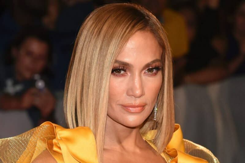 Slavná zpěvačka Jennifer Lopez pozastavila svou svatbu kvůli Coronavirus!