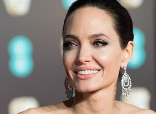 Angelina Jolie příspěvky