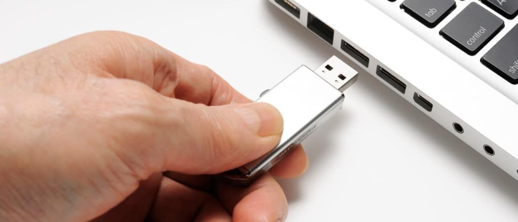 Hrajte přenosné hry z USB Flash Drive v práci