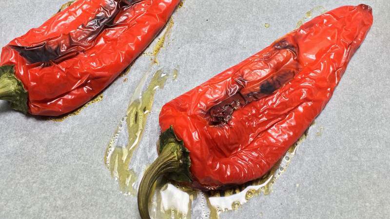 Jak loupat pečené papriky