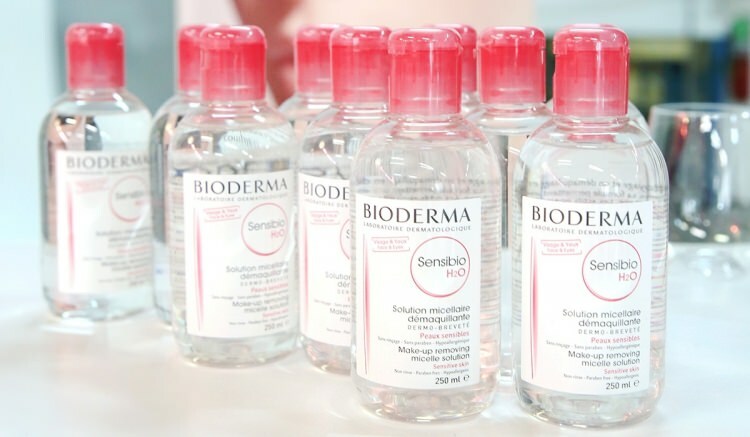 Používá někdo micelární čistič vody Bioderma Sensibio H2O? Voda na odstranění makeupu Bioderma