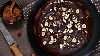 Praktický recept na oříškový dort s čokoládovou omáčkou 