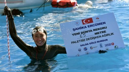 Şahika Ercümen překonala světový rekord klesnutím na 65 metrů!