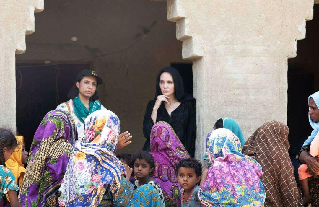  Angelina Jolie apelovala na mezinárodní společenství, aby Pákistánu pomohlo.