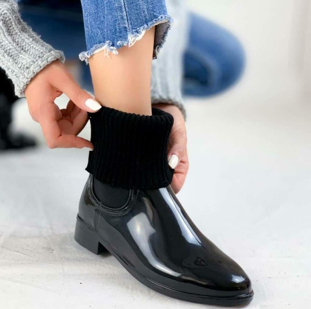 Elastické boty do deště černé ponožky
