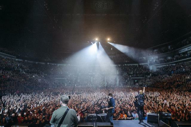 rocková skupina Toten Hosen vybírá na koncertě více než 1 milion eur pro oběti zemětřesení