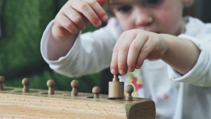 Co je Montessori vzdělávání? 29 vzdělávacích materiálů, které zlepšují smysly dětí