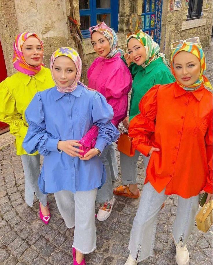 Módní kontrastní barva hidžábu