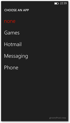 Obrazovka uzamčení systému Windows Phone 8 přizpůsobí vybrat aplikaci tak, aby zobrazovala rychlý stav