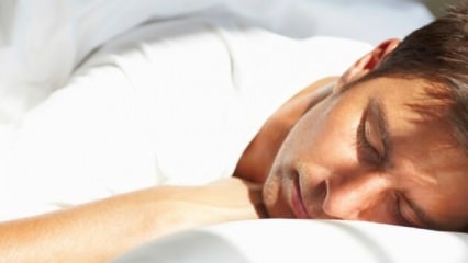 Co je to ospalý spánek, kdy je čas ztratit? Vědecké výhody obědového spánku