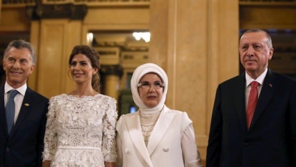 První dáma Erdoğan přivítala na argentinském summitu G20