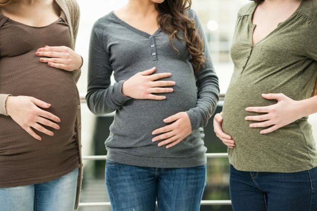 Těhotenství s praskající jehlou