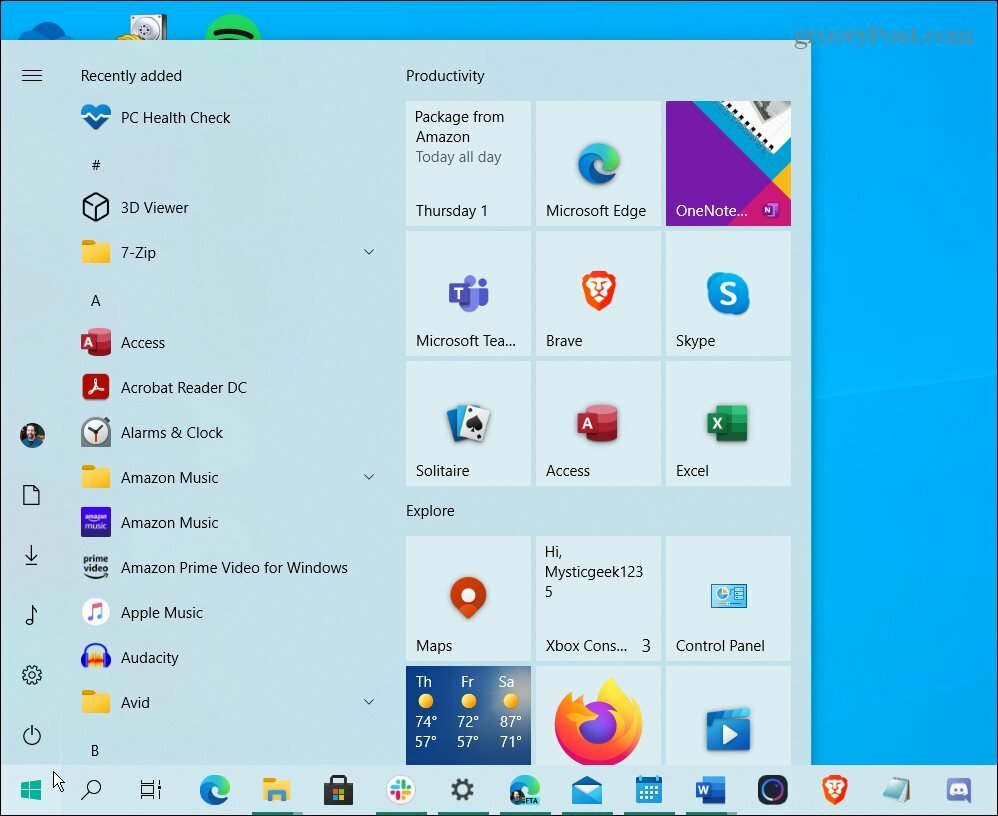 Nabídka Start systému Windows 10 je podobná, ale je clunkier a má živé dlaždice. A s vylepšením registru jej získáte ve Windows 11.