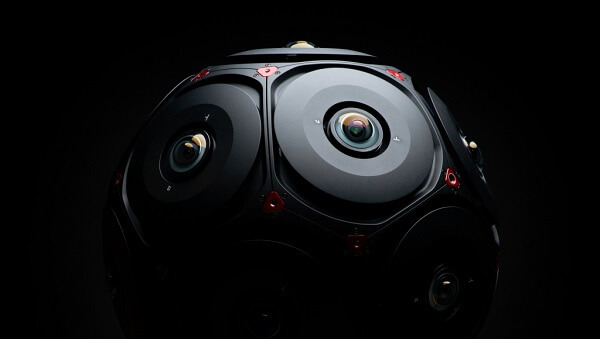 Oculus debutoval na kameru Manifold od společnosti RED s Facebook 360, profesionální a připravenou 3D / 360 ° kamerou vytvořenou ve spolupráci s RED.