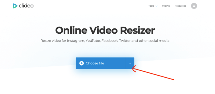 nahrajte video do aplikace Clideo Online Video Resizer