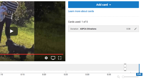 Přetáhněte ikonu karty YouTube na časovou značku na místo, kdy se má zobrazit.