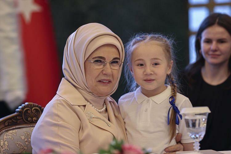 Emine Erdoğan oslavila Mezinárodní den dívek