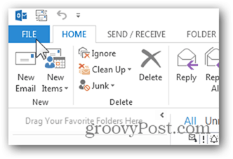 Přidat poštovní schránku Outlook 2013 - Klikněte na Soubor