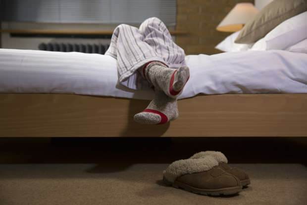 syndrom neklidných nohou způsobuje poruchy spánku se silnou bolestí