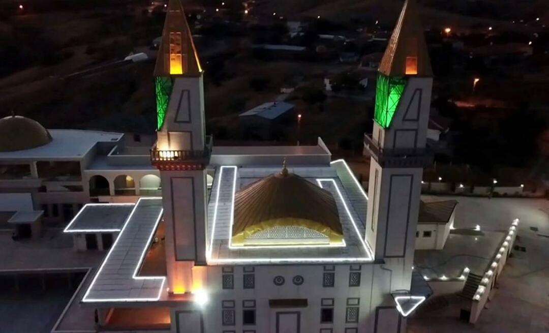 Mešita v Kırıkkale, kde je slovo Alláh vidět z ptačí perspektivy, je dokončena.
