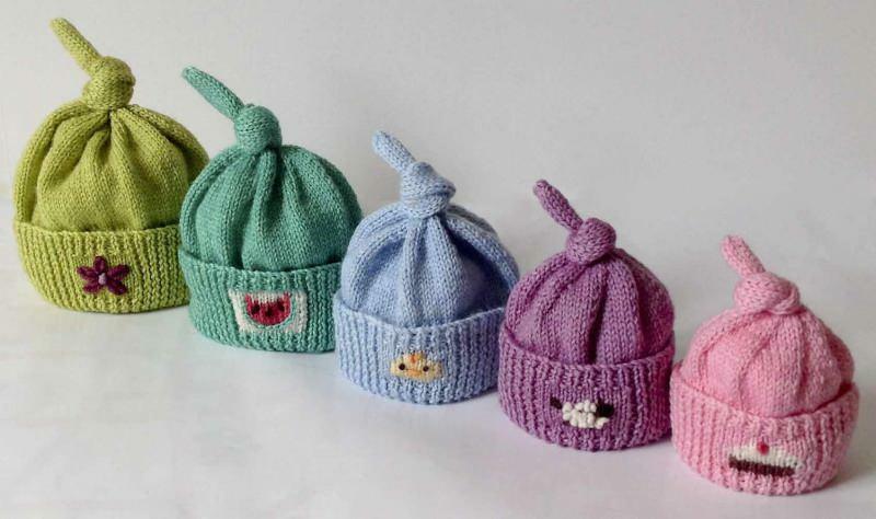 Jak udělat nejlepší dětskou pletenou čepici? Nejstylovější a nejjednodušší modely baretů z roku 2021