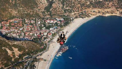 Při paraglidingu si „Turecká káva a turecký med“ užili!