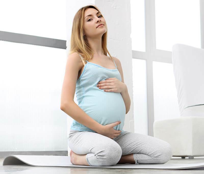 Prochází pupeční šňůra během těhotenství? Hnědá linie břicha