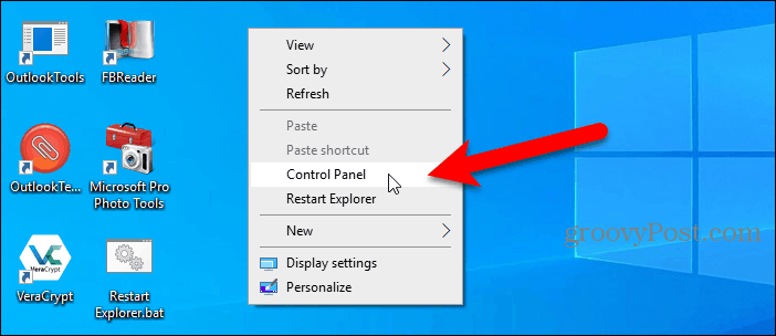 Ovládací panel je k dispozici v nabídce pravým tlačítkem myši na ploše systému Windows 10
